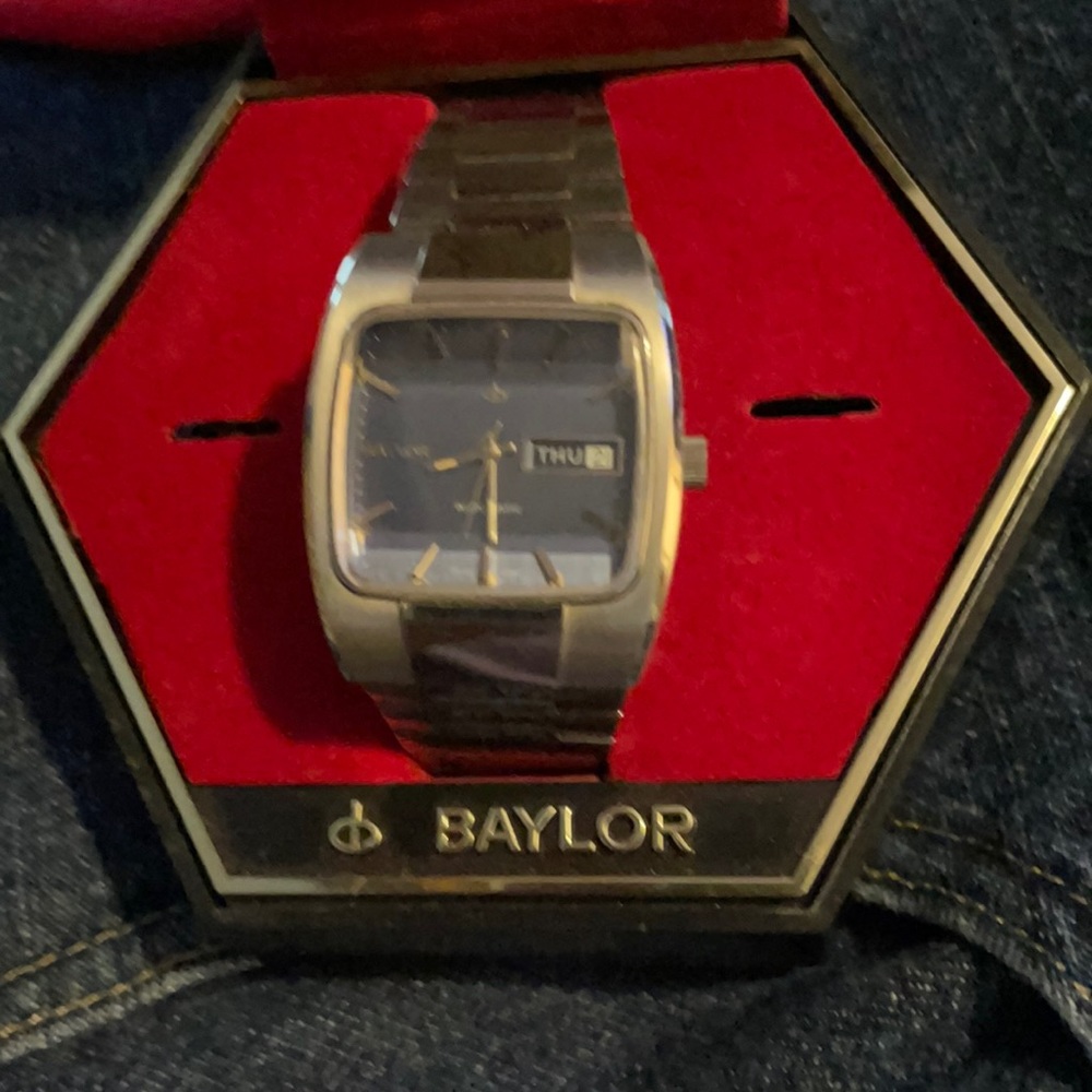 Vintage Baylor Wristwatch Blue Dial Self-winding with day and date.
